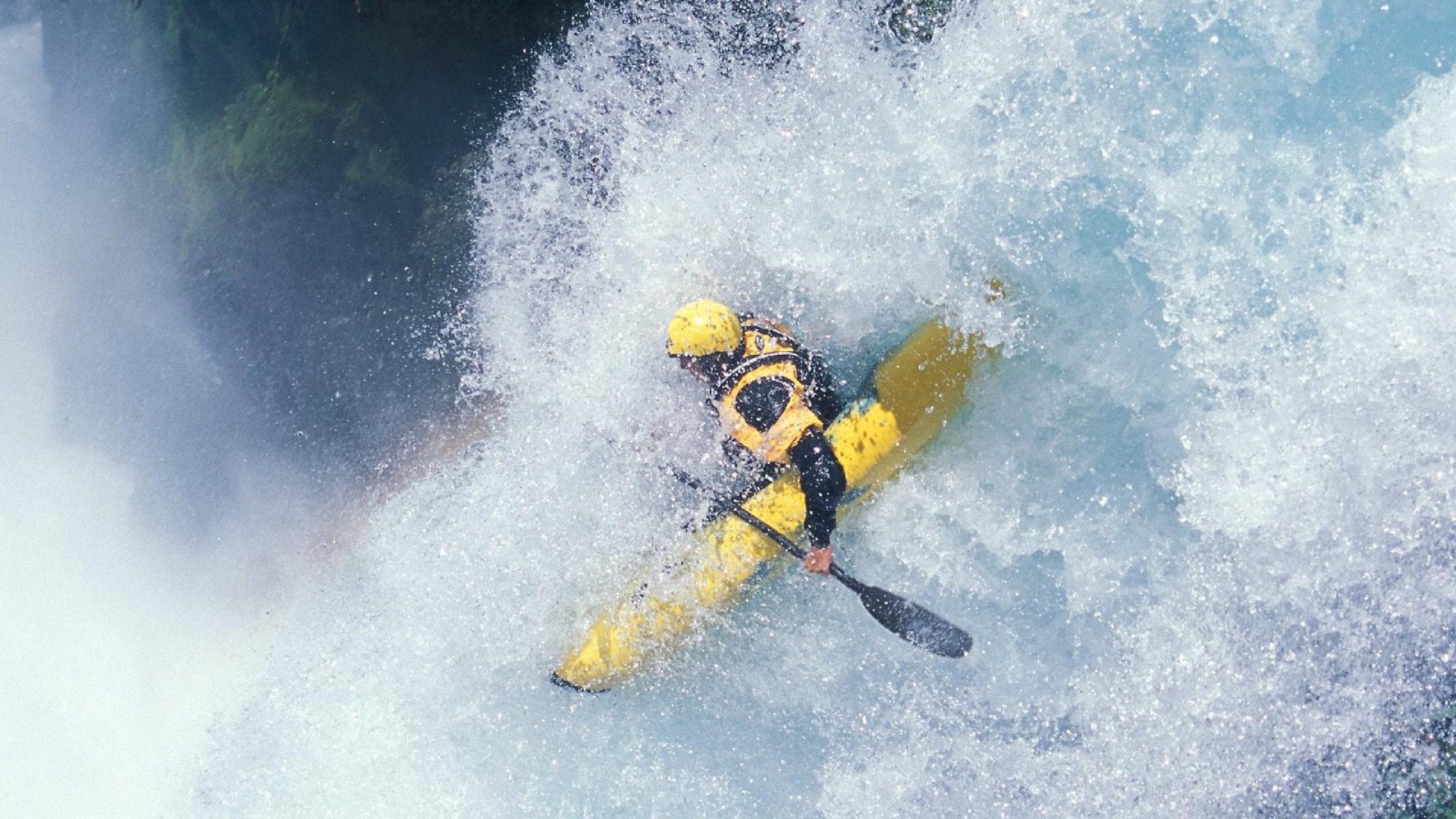 西甲技艺高超:盘带和远射成比赛亮点